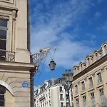 Du Triangle D'or 3*