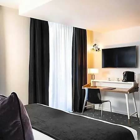 Du Triangle D'or - Proche Madeleine Hotel
