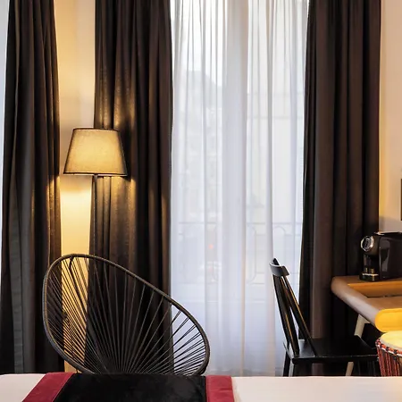 Du Triangle D'or - Proche Madeleine Hotel
