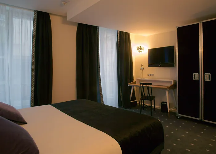 Du Triangle D'or Hotel Paris