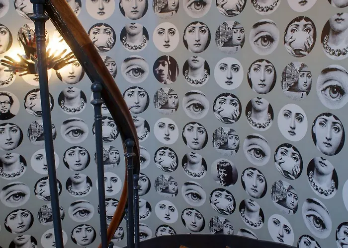 Du Triangle D'or Paris