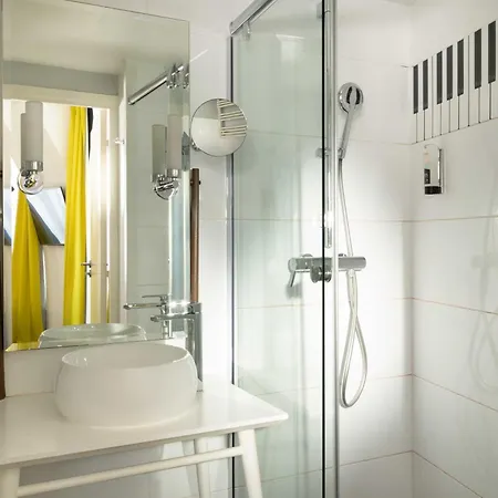 Du Triangle D'or - Proche Madeleine Hotel 3*